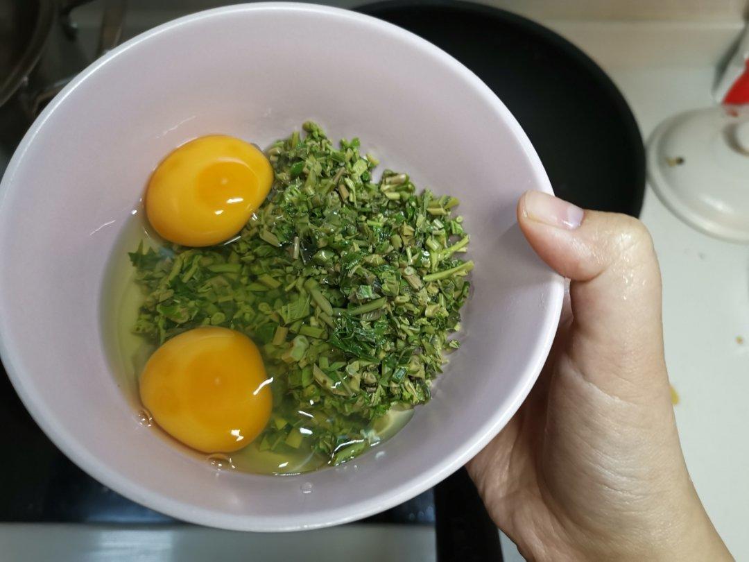 椿芽炒蛋，不美，味则浓！