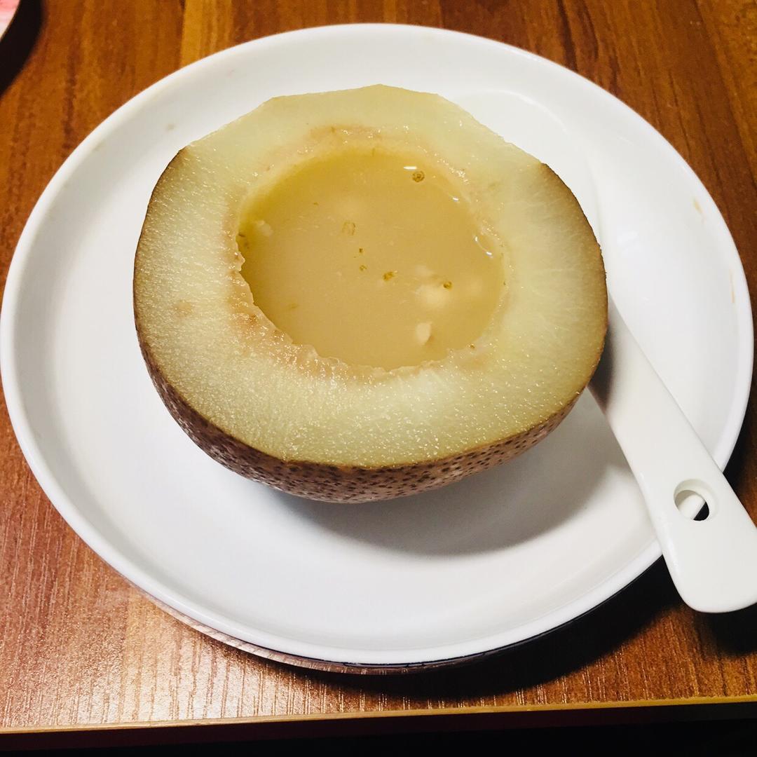 “糖芯儿梨”（川贝冰糖炖梨）