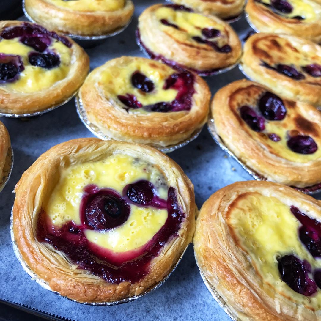 好吃哭～超快手比KFC豪华版蓝莓爆浆蛋挞