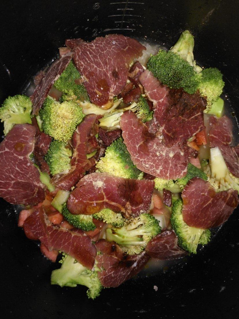 腊肠焖饭（电压力锅版超省时）