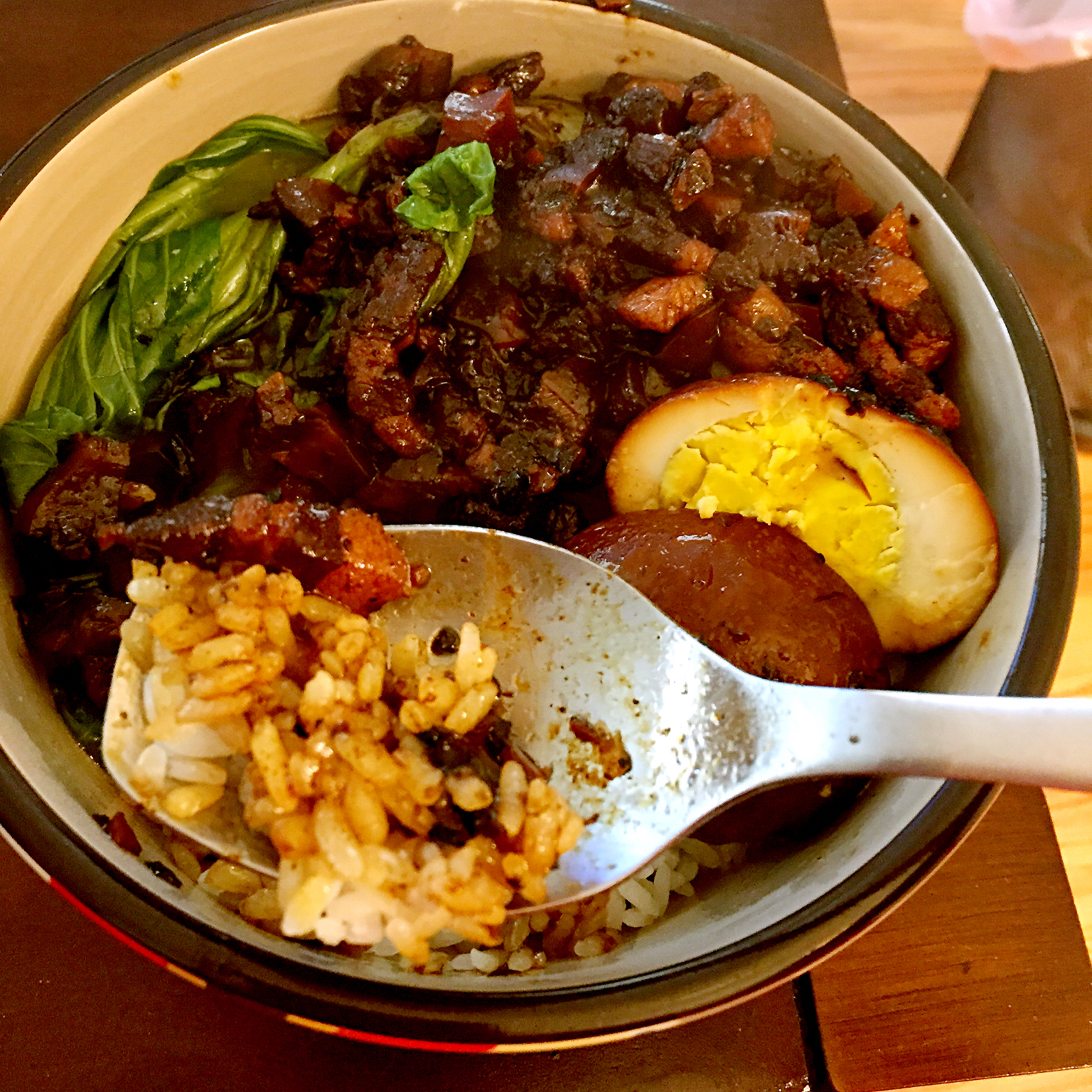 手机用户4119jzq0做的洋葱酥卤肉饭