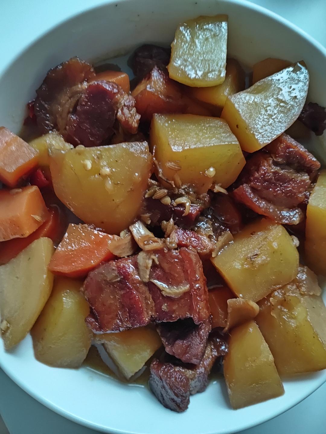 红烧肉炖土豆（丝毫不腻）