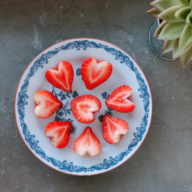 草莓爱心表白大法的做法