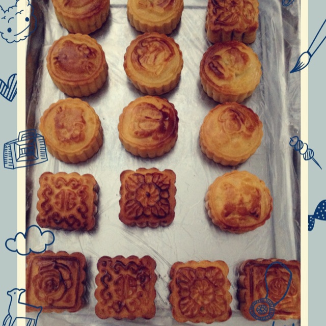 广式月饼——蛋黄莲蓉月饼