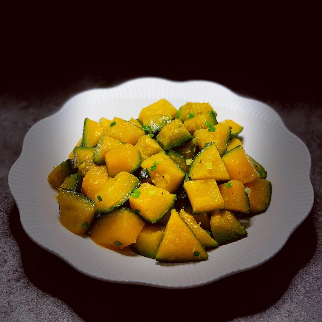 鹏妈在奔跑做的葱油南瓜(快手菜)