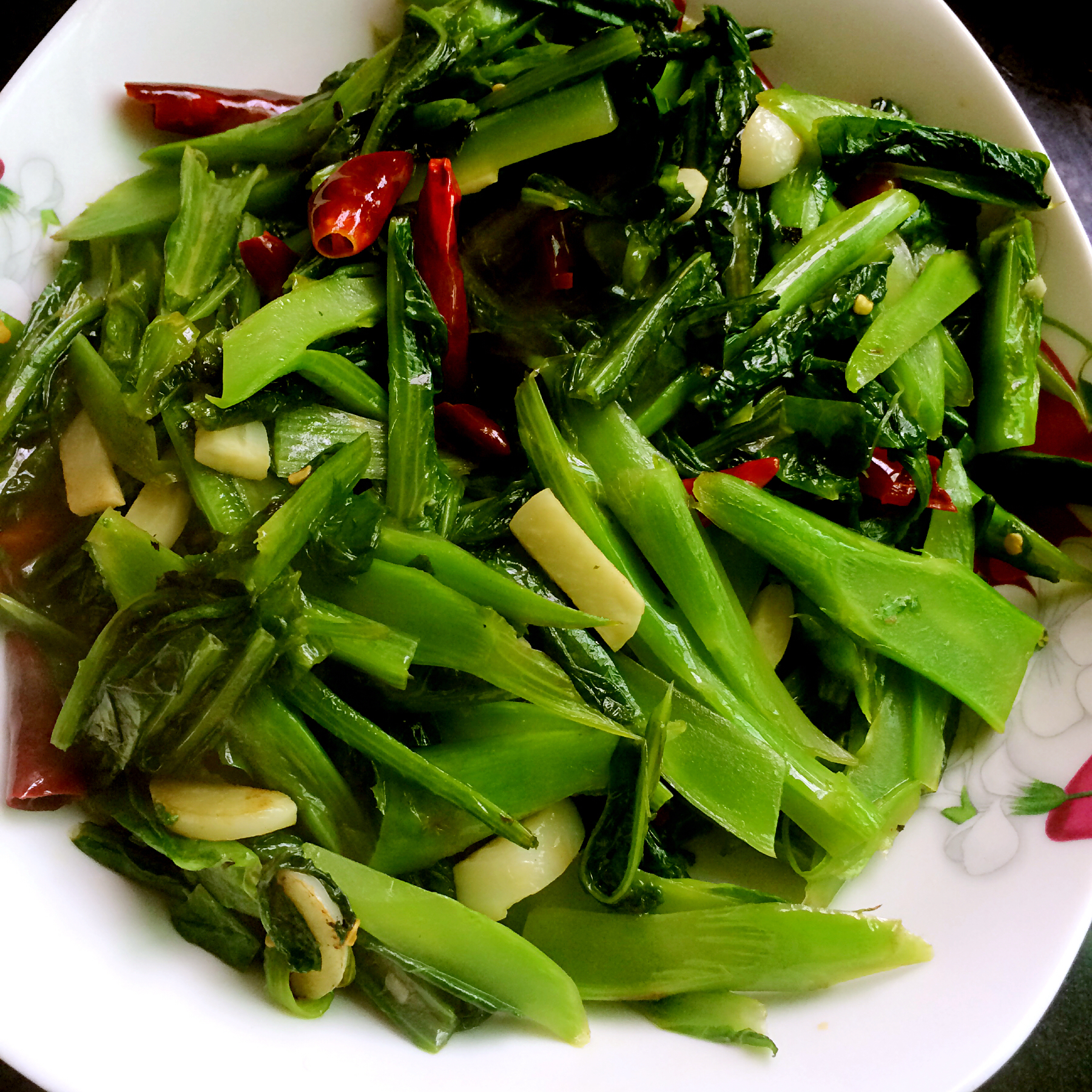 润秋麻麻做的清炒莴笋叶