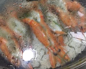 迷迭香盐焗大虾的做法 步骤6