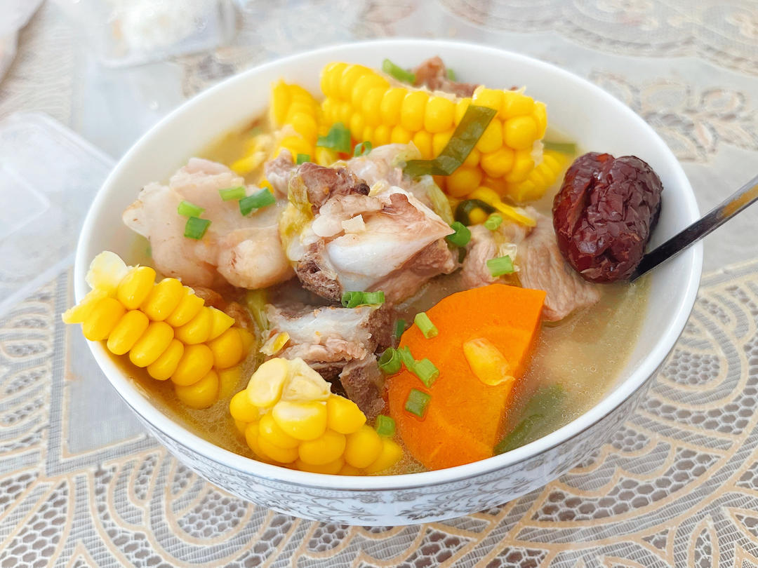 连吃三碗的玉米山药排骨汤