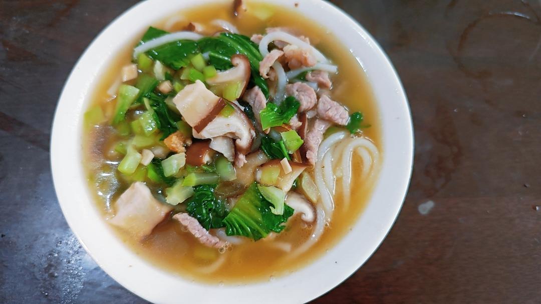 香菇油菜瘦肉粉，宿舍小鍋版