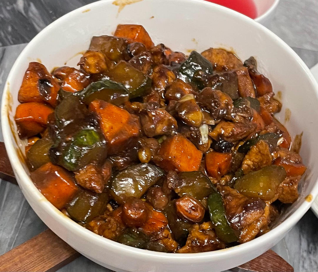 家常快手宫保鸡丁，小朋友也能吃的微辣版，小白也能复刻95%形似，90%味道！