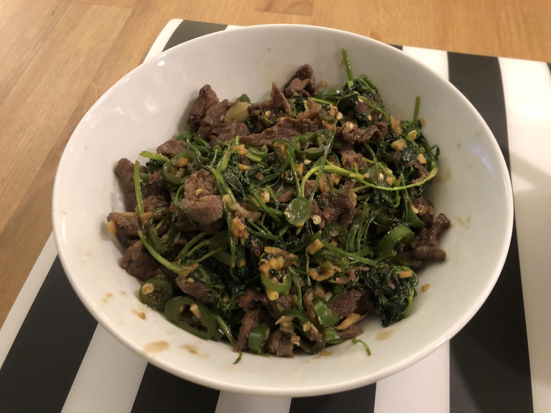 〈小炒黄牛肉〉，这个太好吃了。欣小厨 😉