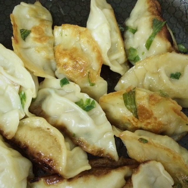 小钕秂做的脆底煎饺