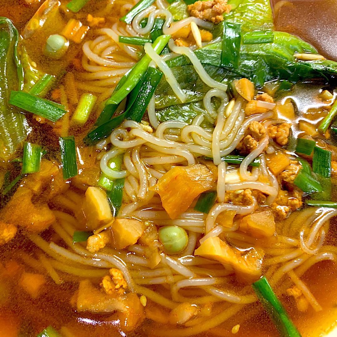 昆明小锅米线（视频在最后）