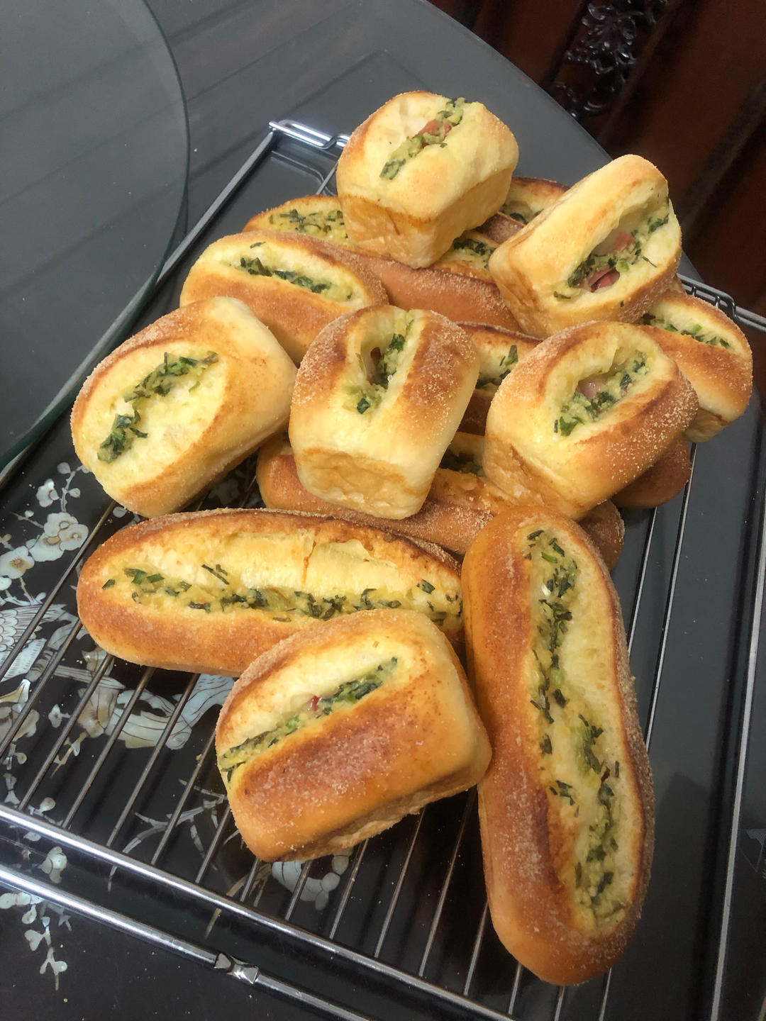 蒜香芝士火腿小吐司🍞超香！无法抗拒的咸口面包