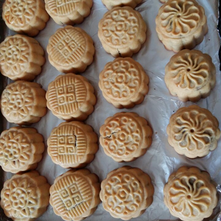 广式月饼—蛋黄莲蓉月饼
