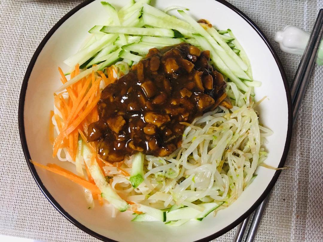 炸酱面（香菇鸡蛋酱）