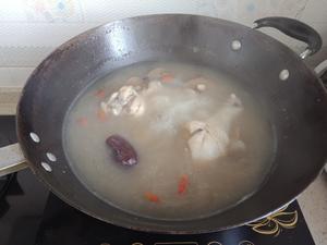 香菇鸡腿汤的做法 步骤1