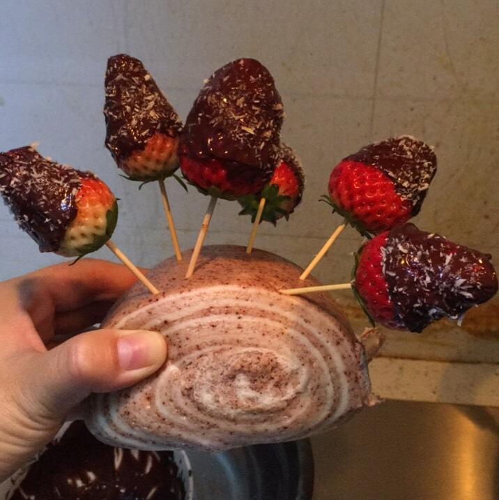 圣诞巧克力草莓棒棒糖