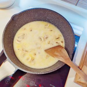 朴实无华的奶油蘑菇汤的做法 步骤4