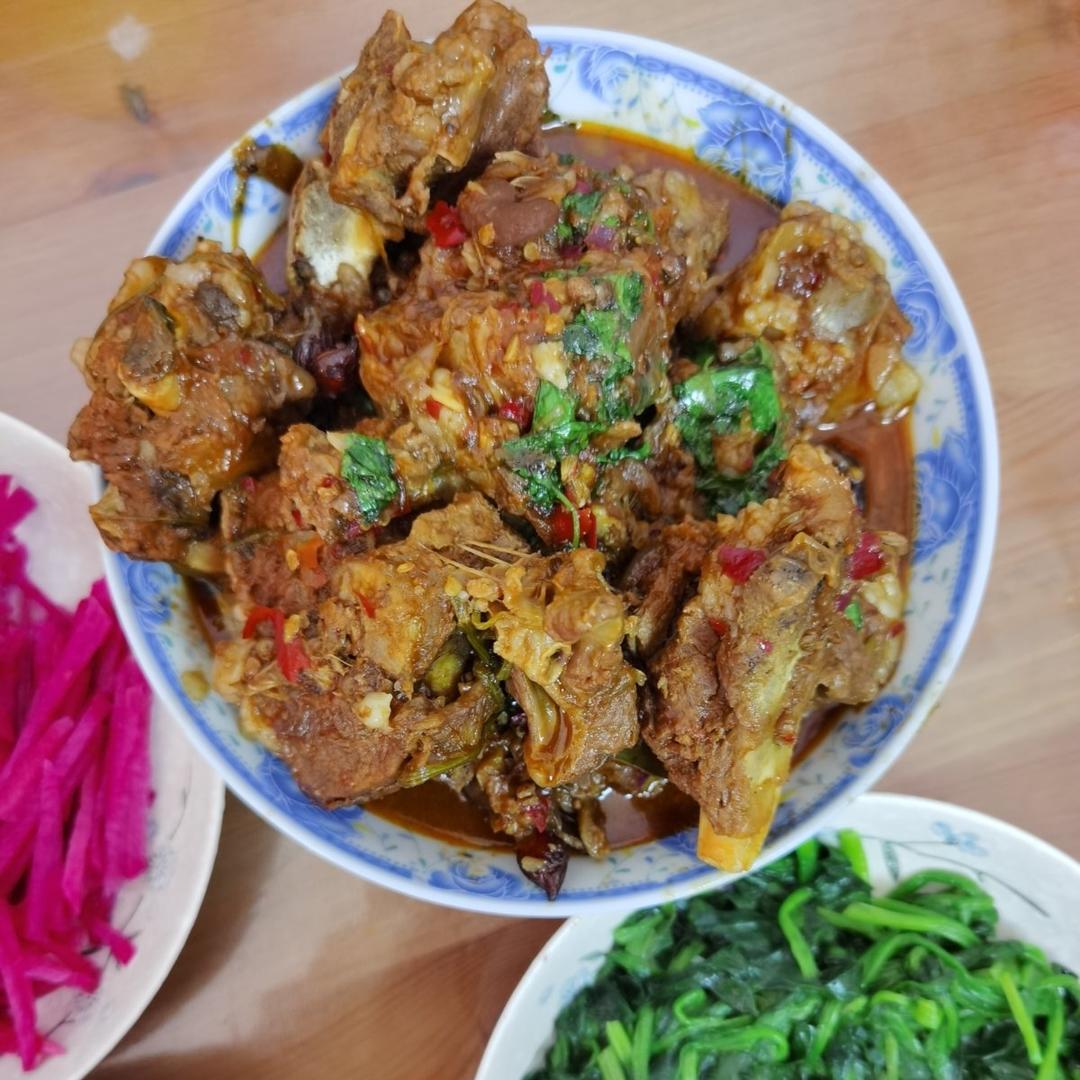 堂妈教你做红汤羊蝎子火锅