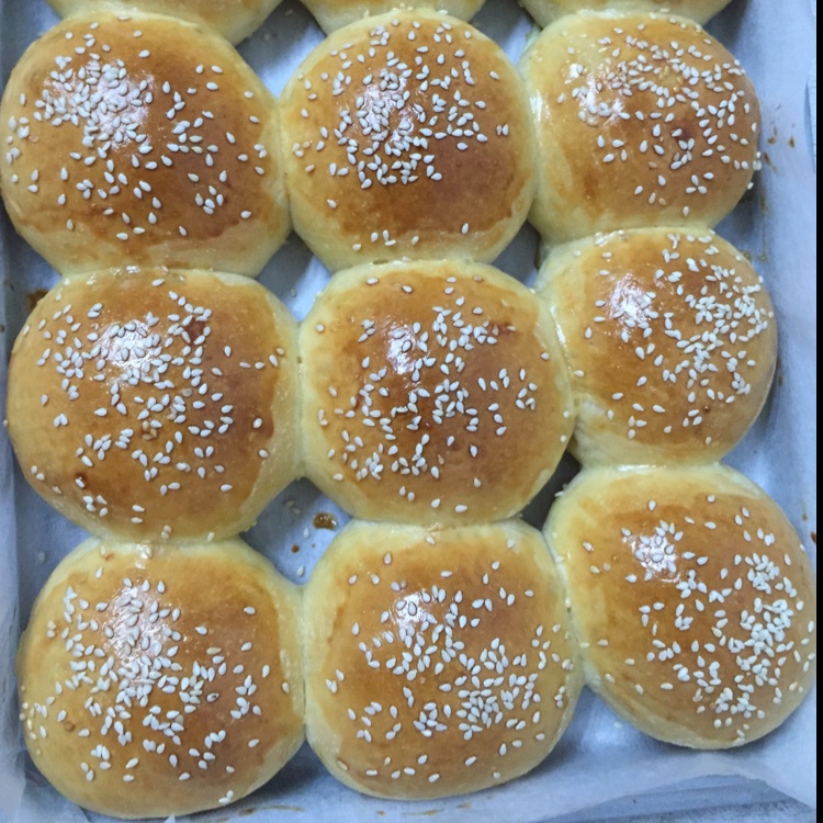 大人小孩都爱不释口的【蜂蜜牛奶小餐包】