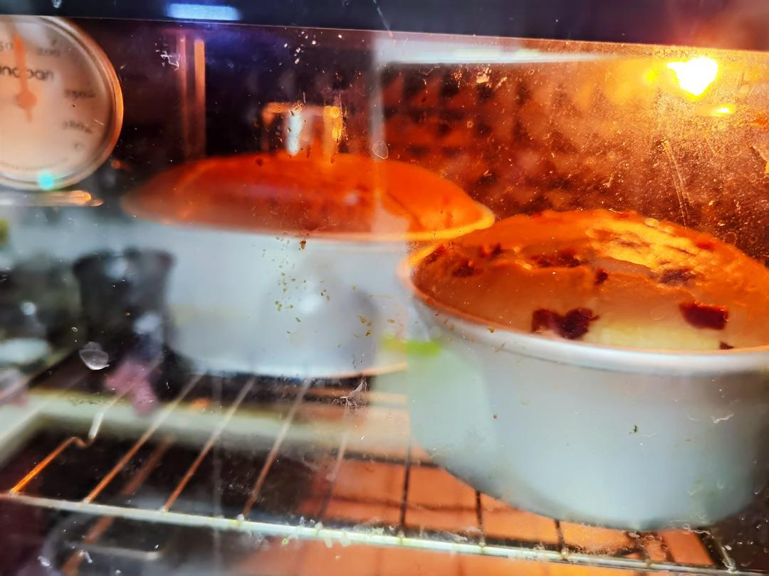 轻盈Q弹的戚风蛋糕（中空模）