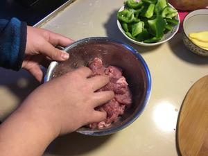 青椒牛肉片的做法 步骤4