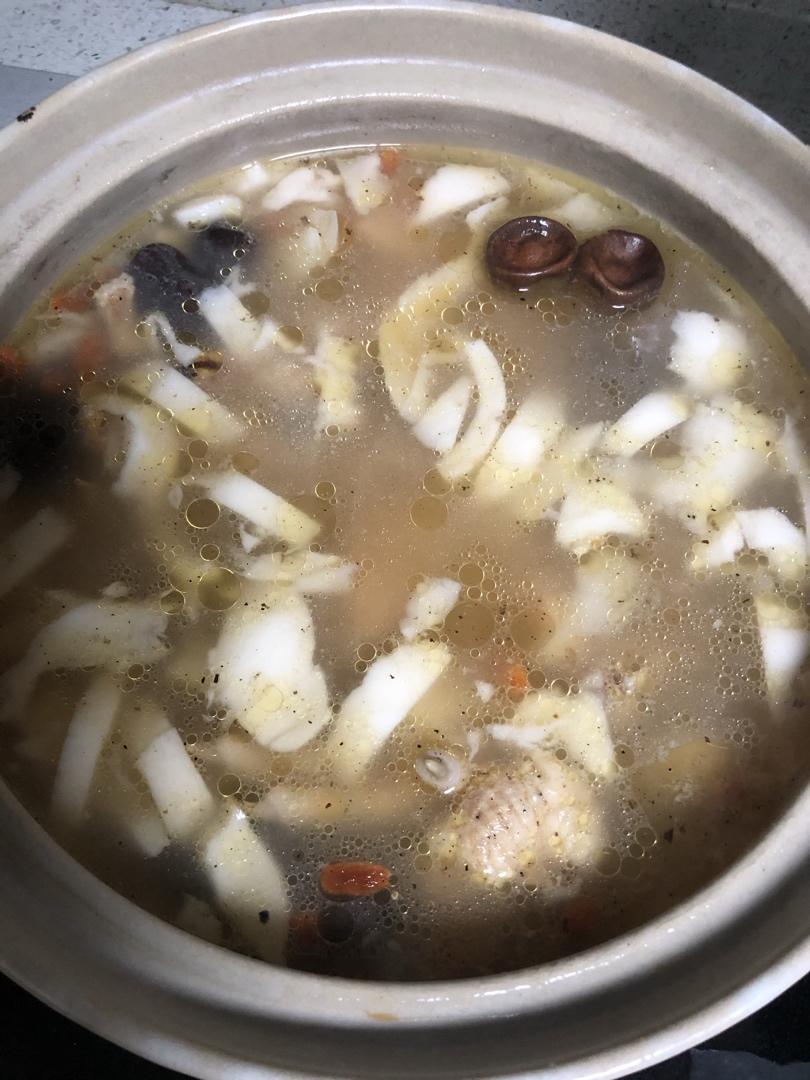 滋补清甜的椰子鸡