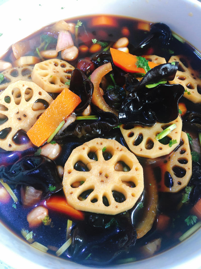 健脾开胃的凉拌木耳藕片