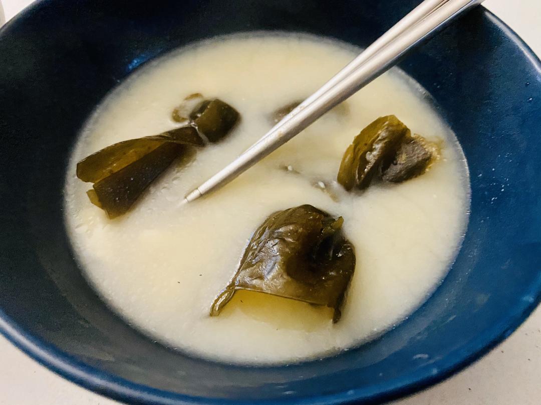 浓白海带豆腐汤