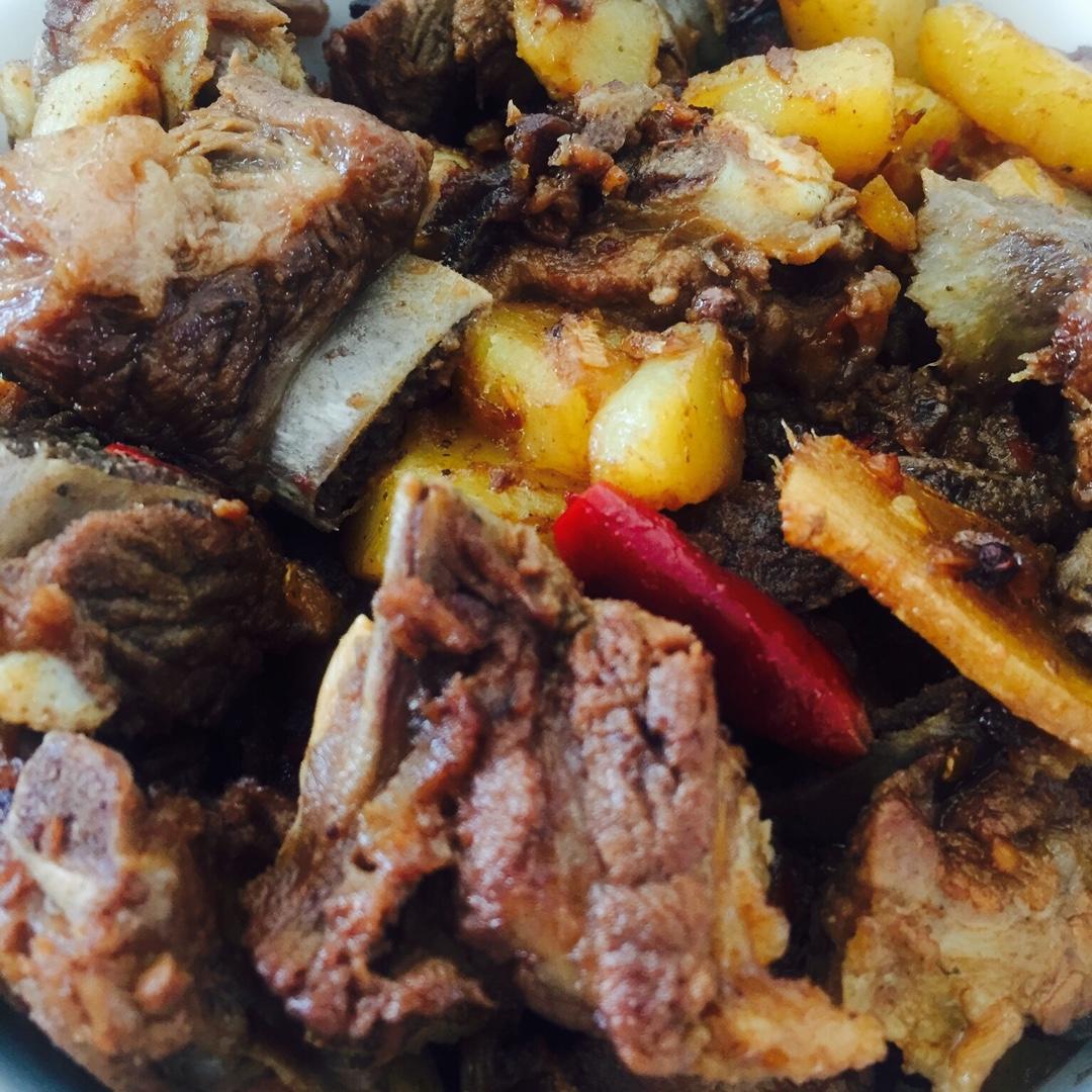 川味土豆烧排骨