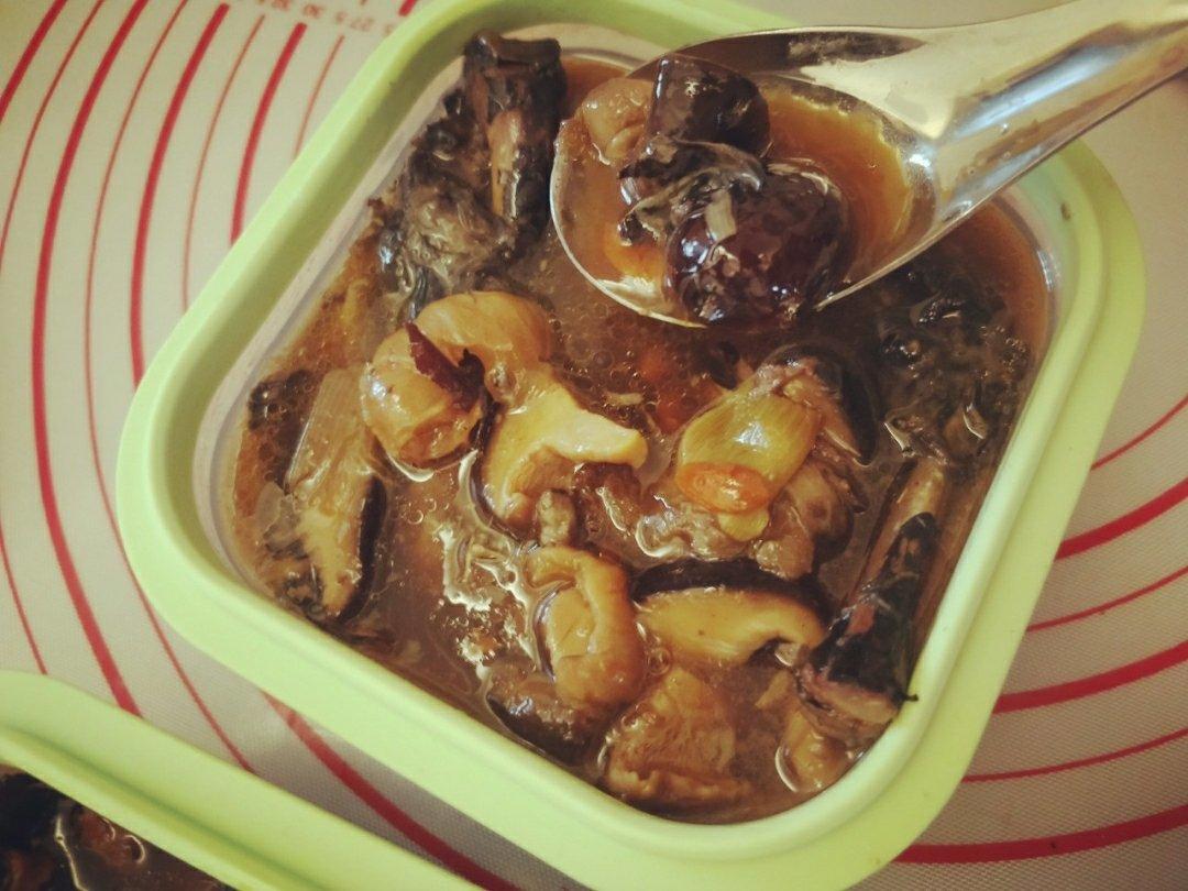 乌骨鸡煲汤