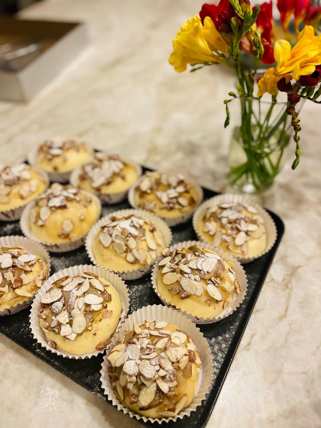 香香软软的杏仁核桃小包子