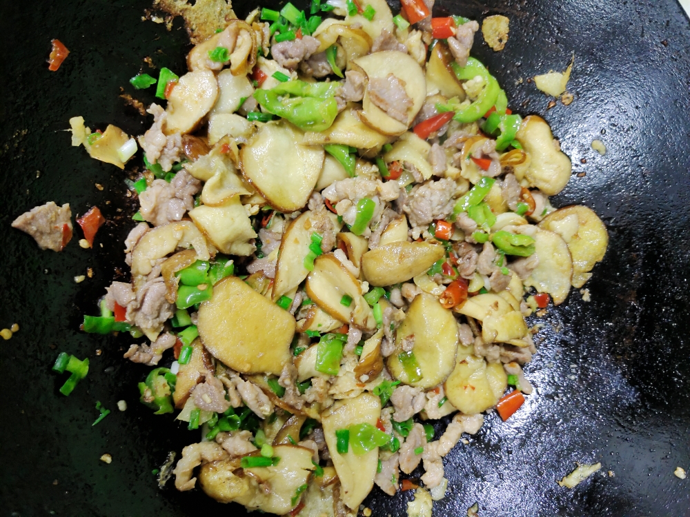 捆鸡炒肉 好吃的湖南日常菜😋的做法 步骤5