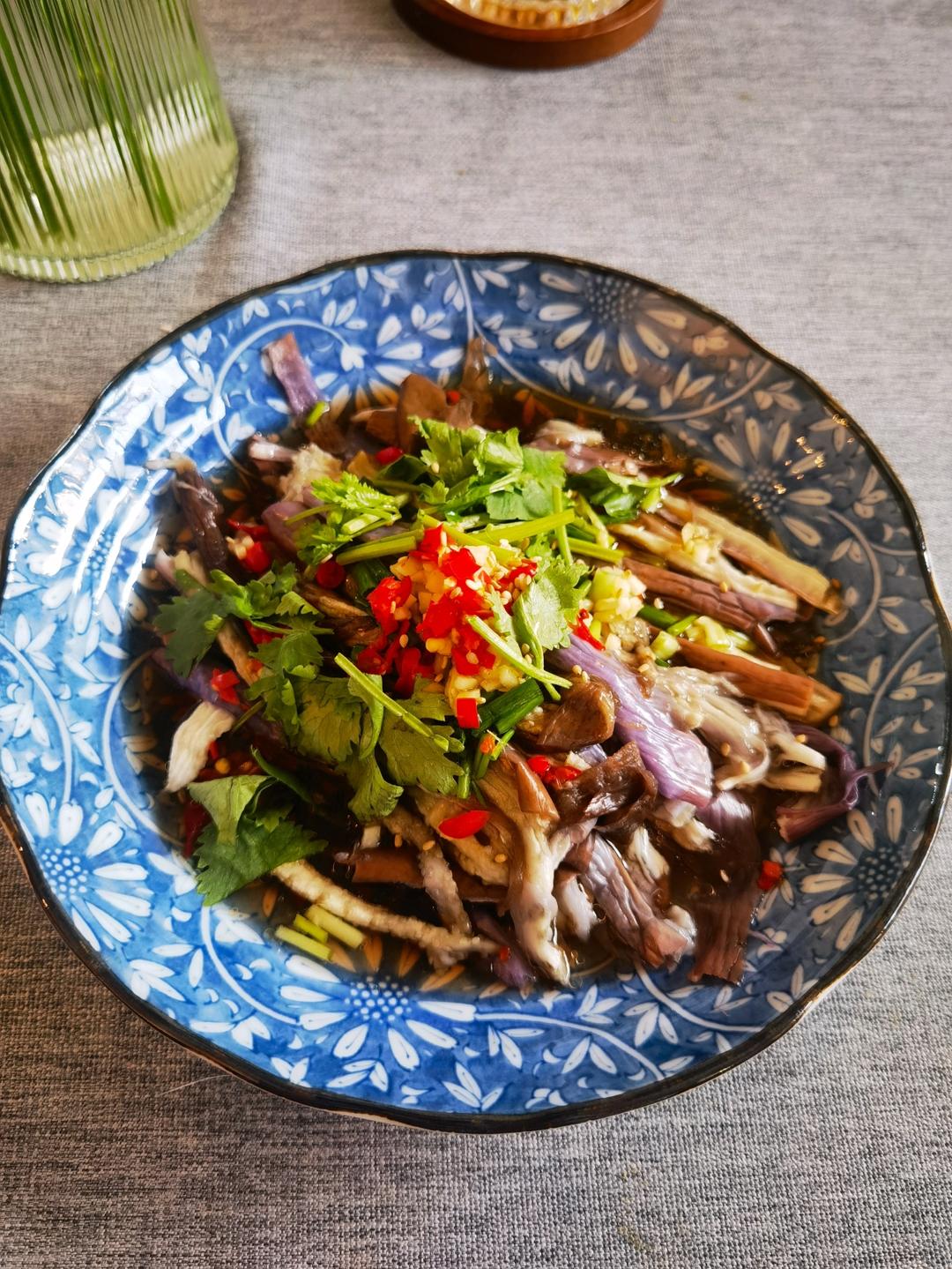 夏天必备可口菜-凉拌茄子🍆