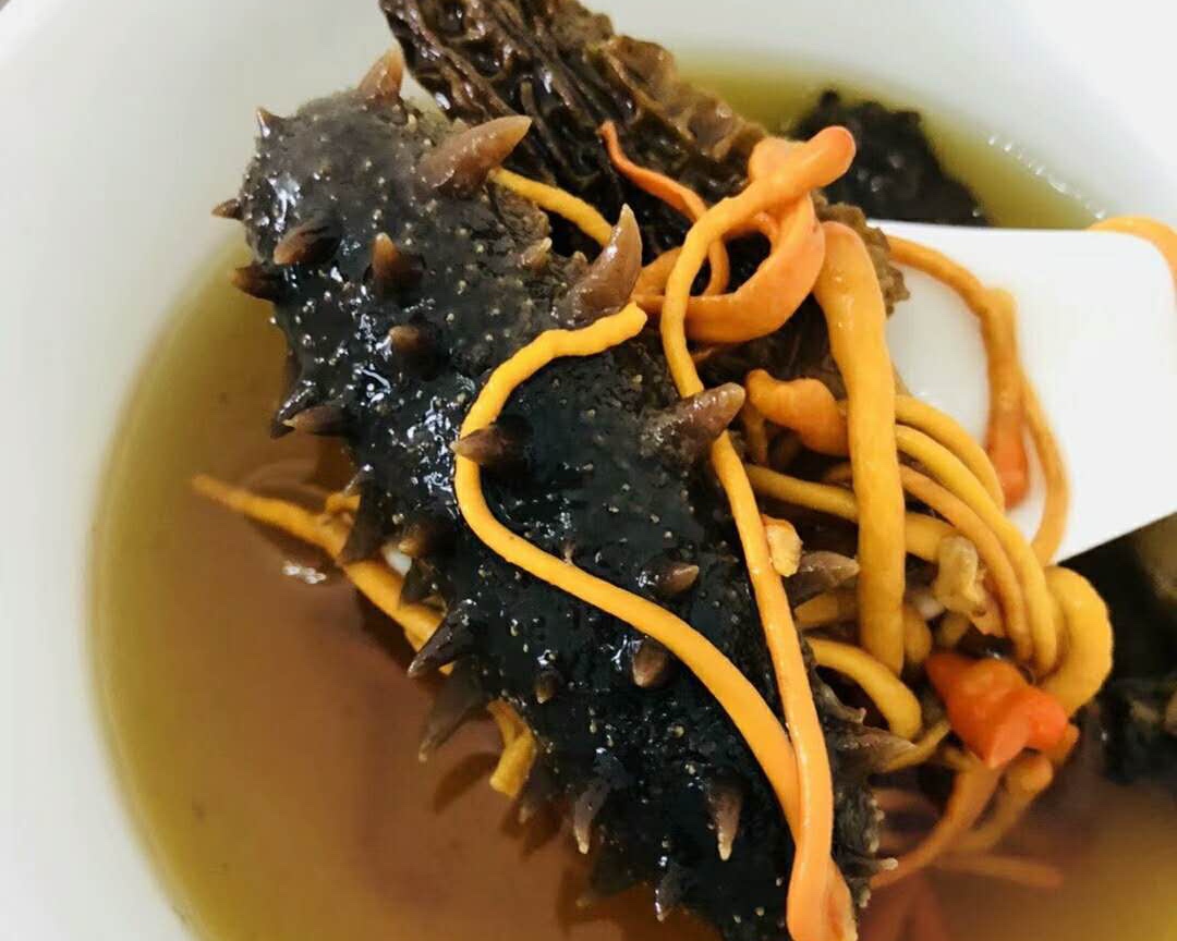 海参羊肚菌虫草花脊肉汤的做法