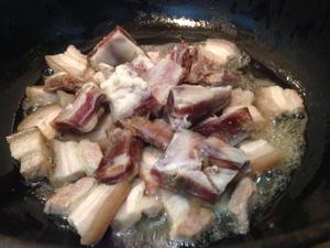 腊排骨花肉炖笋干的做法 步骤3