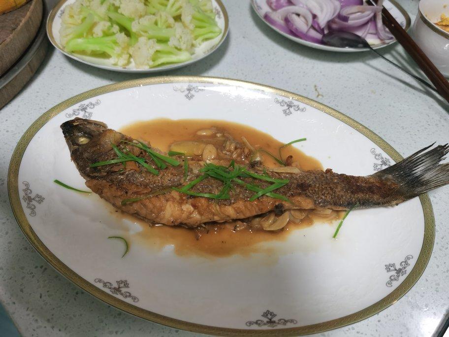 红烧鲈鱼