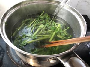 ✨素汤✨不加糖的甜汤🌟『清肺化痰，生津润燥』双枣西洋菜蜜的做法 步骤4