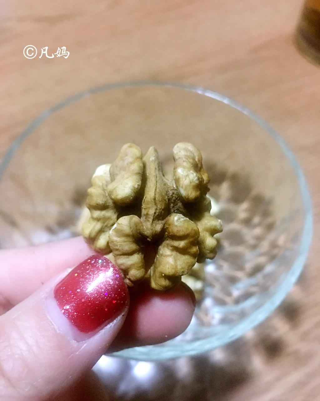 巧剥核桃仁