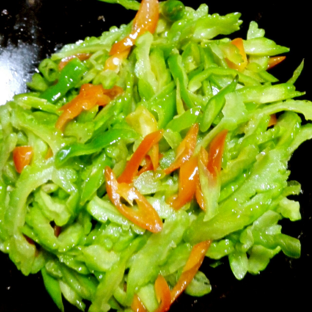 小雅麻麻做的青椒炒苦瓜