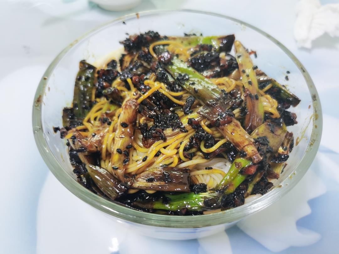 10分钟搞定的一碗葱油拌面