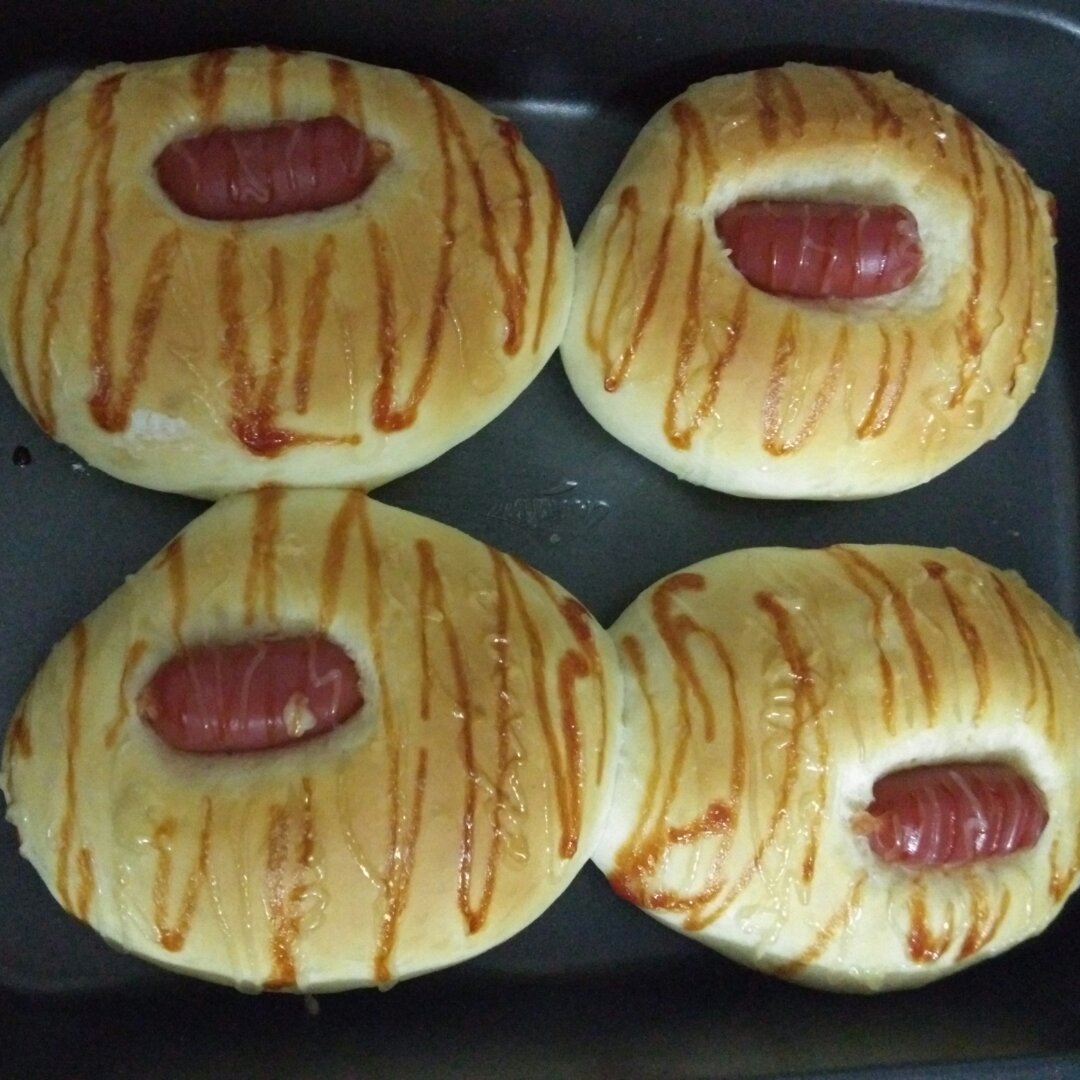 脆皮肠仔餐包
