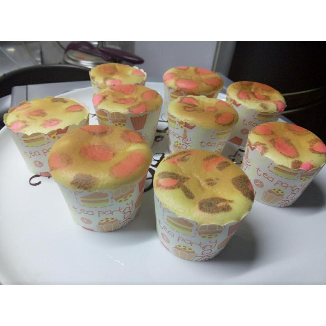 搬运｜粉红豹纹杯子蛋糕