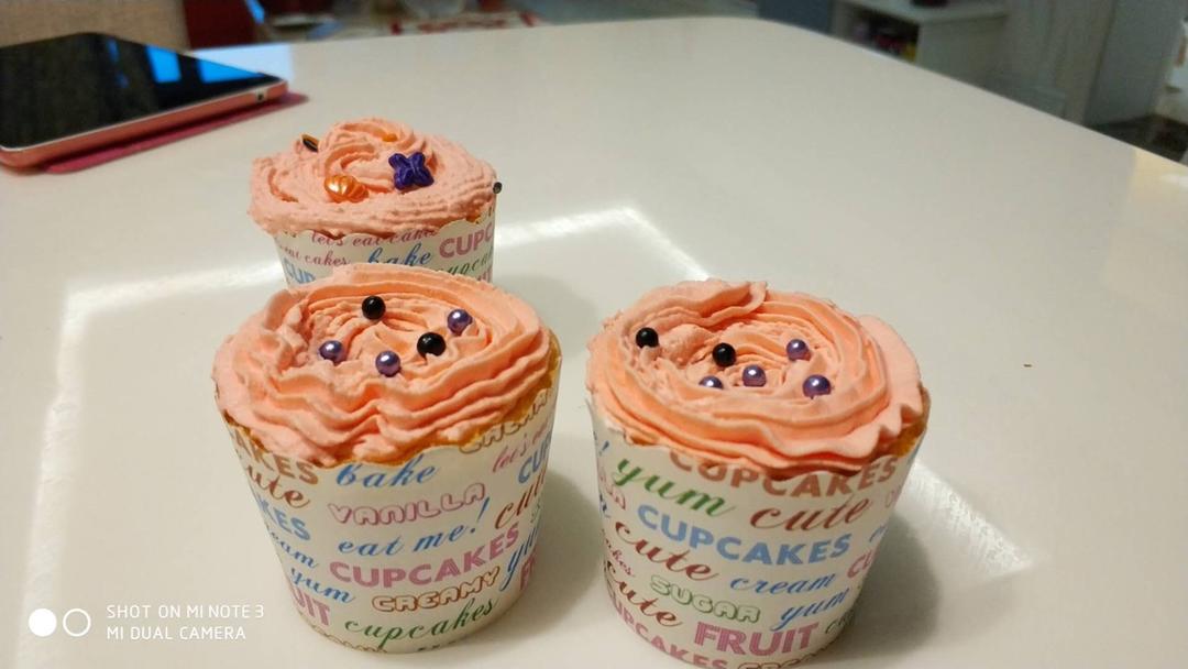 不回缩杯子蛋糕cupcake