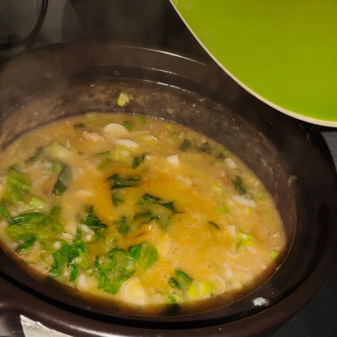 一个人就吃了两锅的砂锅粥