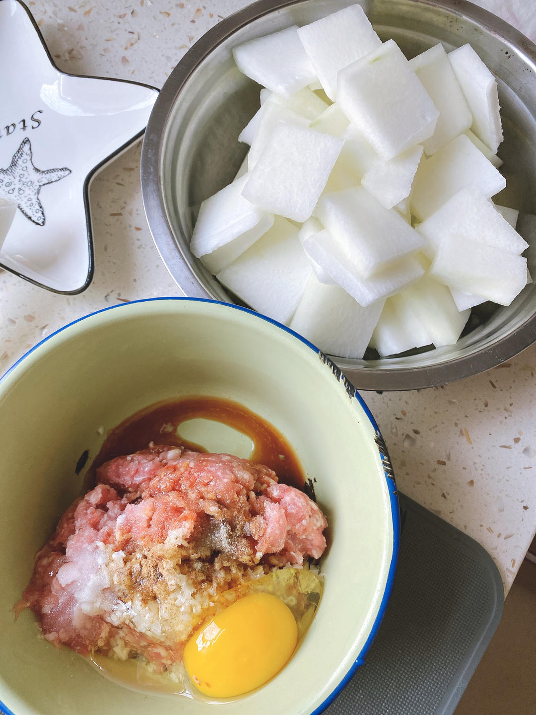 鲜甜鲍鱼椰子鸡汤【3月北鼎蒸炖锅食谱】