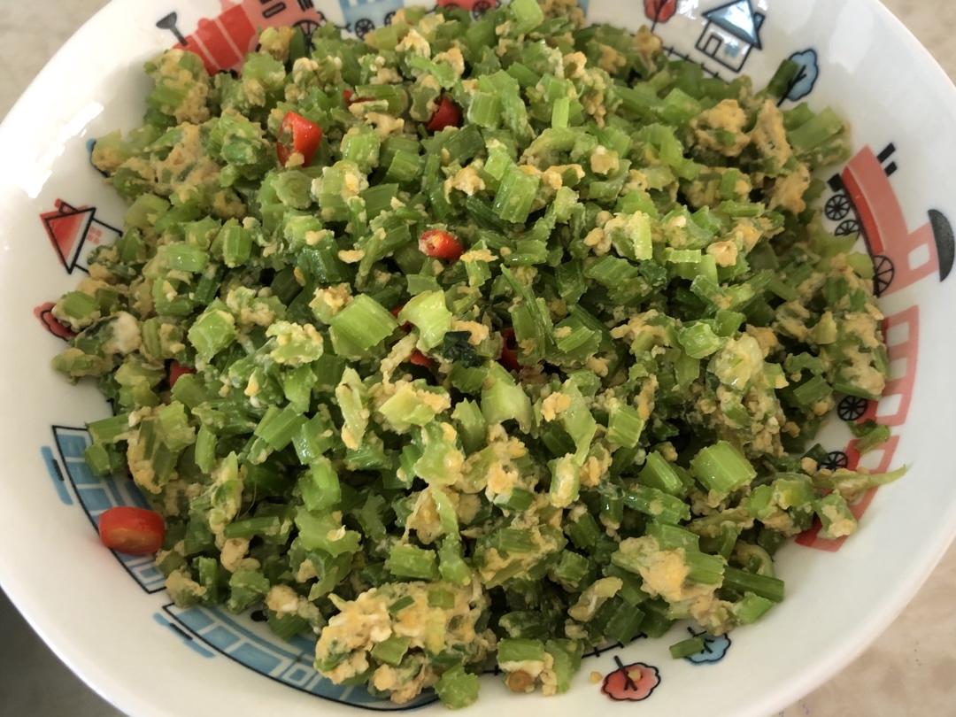 芹菜炒鸡蛋