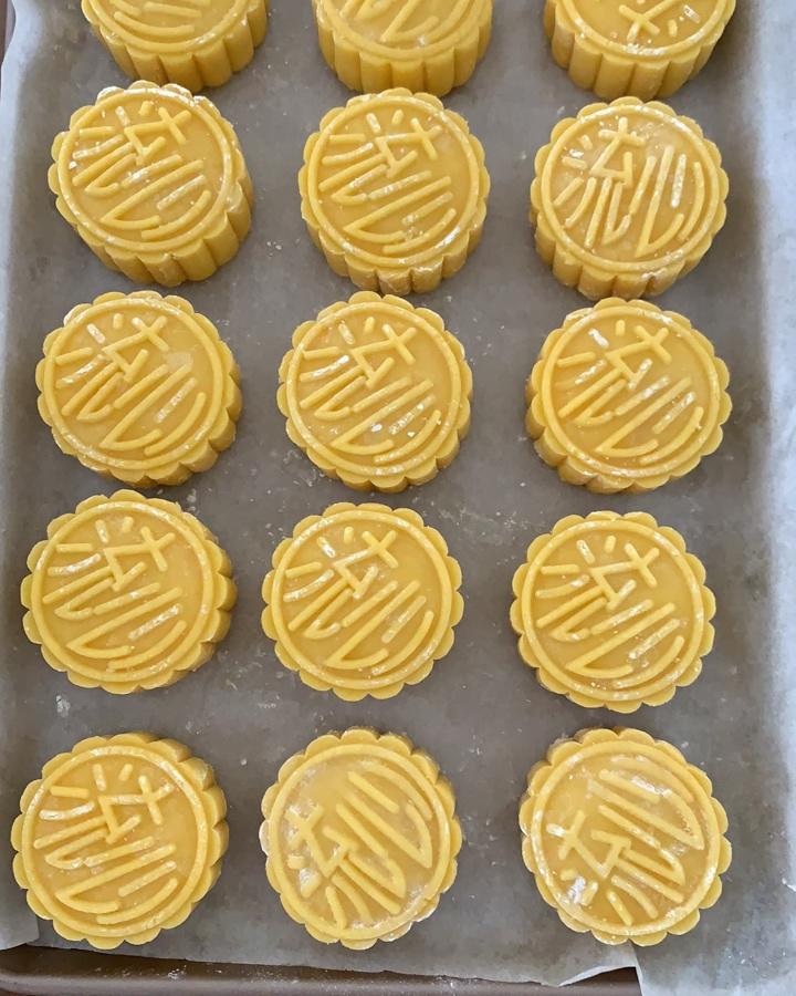 自用流心奶黄月饼