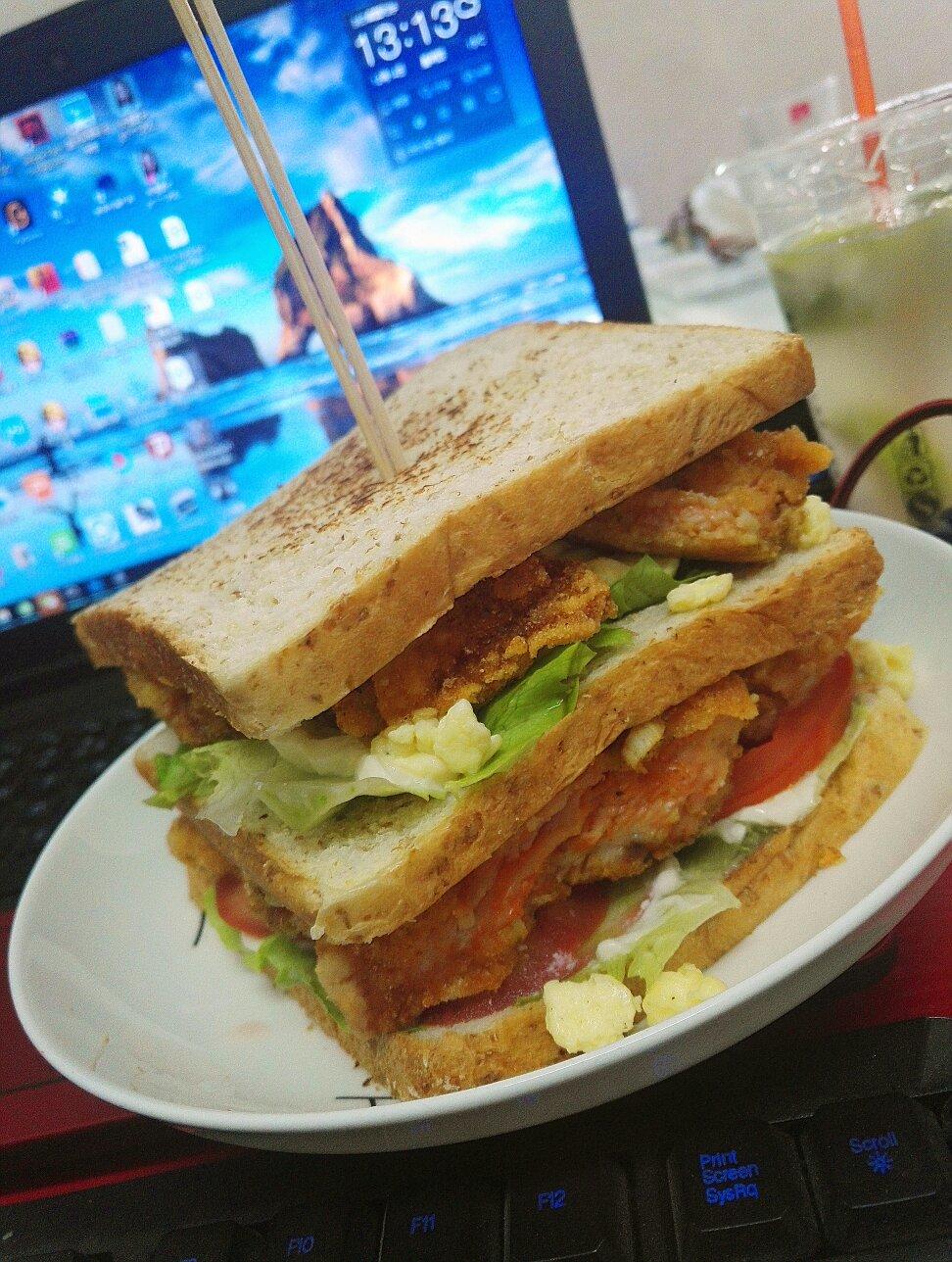 煎鸡排三明治